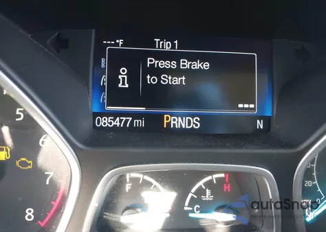 2017 Ford Escape Titanium z USA, uszkodzony, nr VIN 1FMCU0J96HUC13727